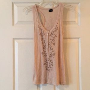 Tank top with cute details!